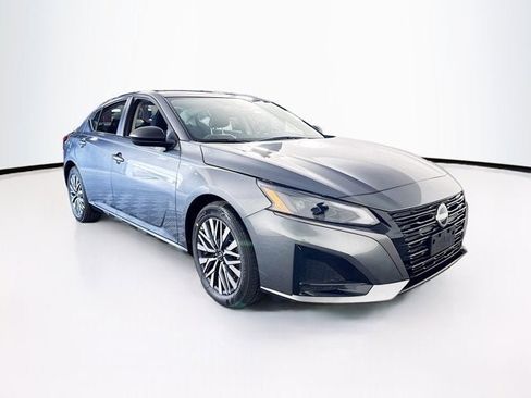 New 2026 Nissan Altima 2.5 SV FWD image 3