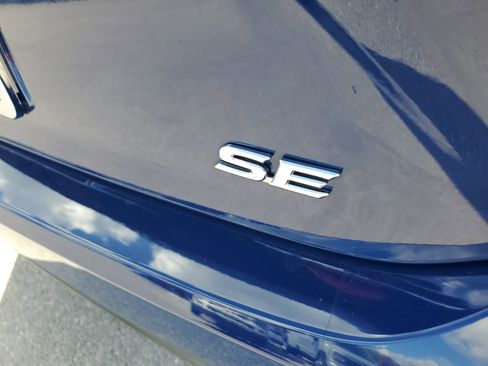 Used 2025 Toyota Camry SE image 29