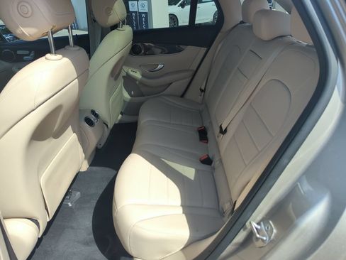 Used 2020 Mercedes-Benz GLC 300 w/ Premium Package image 30