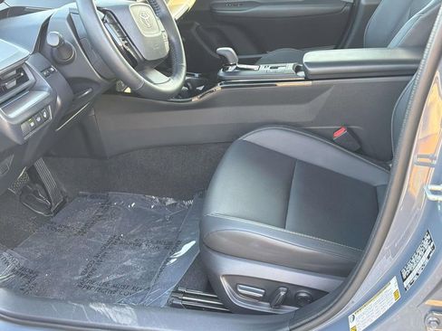 Used 2025 Toyota Prius XLE FWD image 27