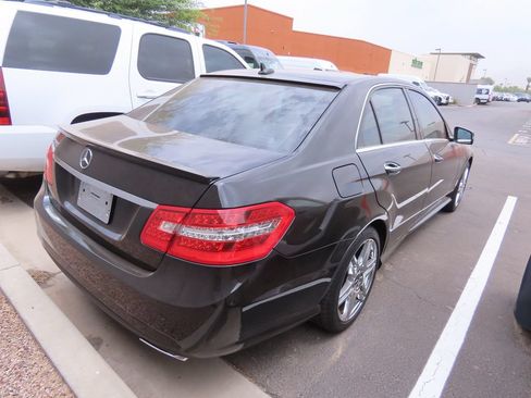 Used 2011 Mercedes-Benz E 550 Sedan image 4
