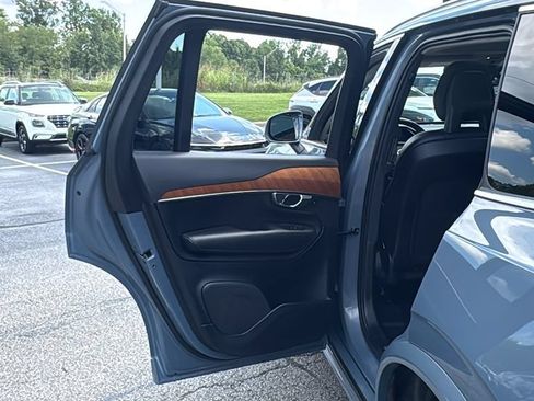 Used 2021 Volvo XC90 T6 Momentum w/ Climate Package AWD/4WD image 28