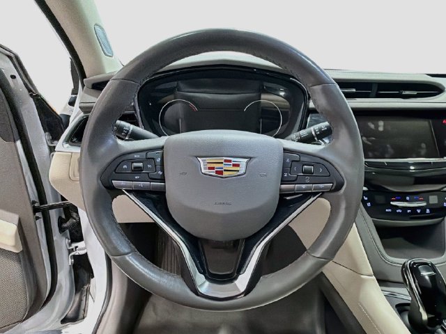 Used 2024 Cadillac XT6 Premium Luxury AWD/4WD image 9