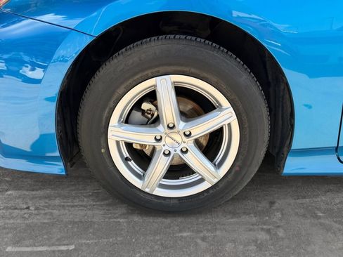 Used 2022 Toyota Prius L Eco FWD image 9