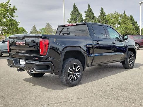 Used 2023 GMC Sierra 1500 AT4 w/ Technology Package AWD/4WD image 11