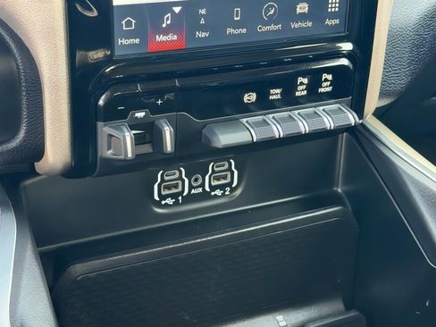 Used 2024 RAM 3500 Laramie image 15