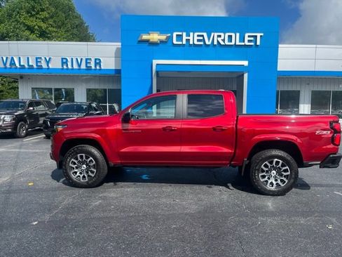 Used 2023 Chevrolet Colorado Z71 w/ Safety Package AWD/4WD image 7