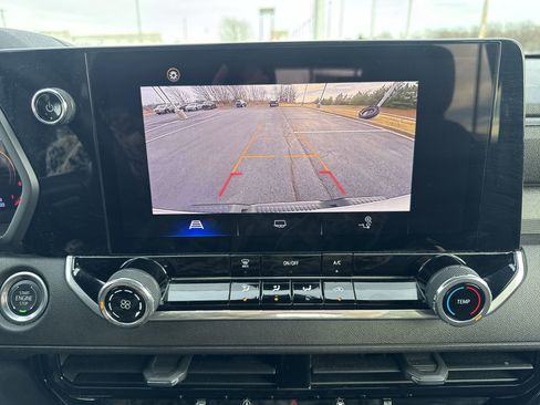 Used 2024 Chevrolet Colorado W/T image 17