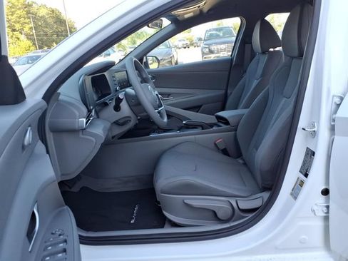 New 2026 Hyundai Elantra SE FWD image 16