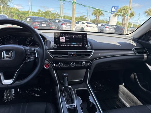 Certified 2018 Honda Accord Touring image 21