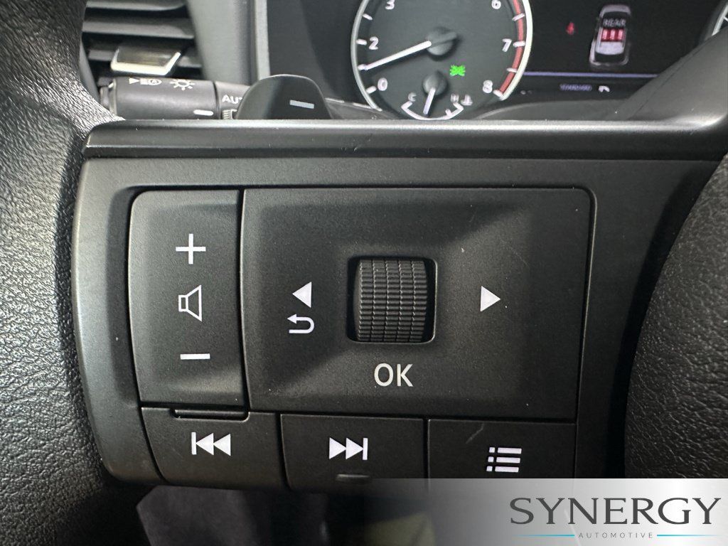 Used 2023 Nissan Rogue S FWD image 18