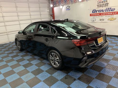 Used 2023 Kia Forte LXS image 4