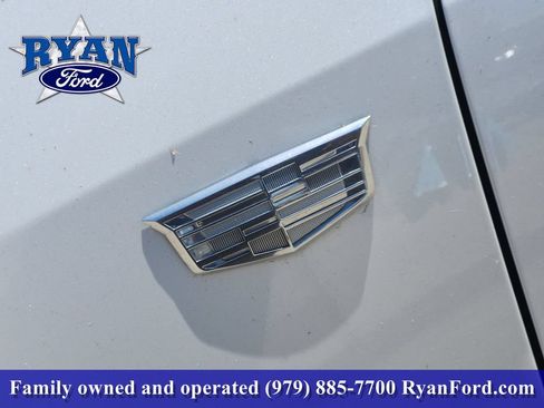 Used 2023 Cadillac XT5 Premium Luxury w/ Technology Package FWD image 8