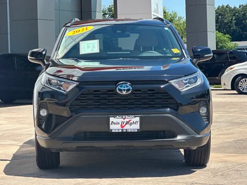 Certified 2021 Toyota RAV4 XLE AWD/4WD image 11