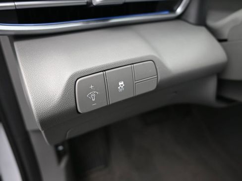 Certified 2025 Hyundai Elantra SEL image 22