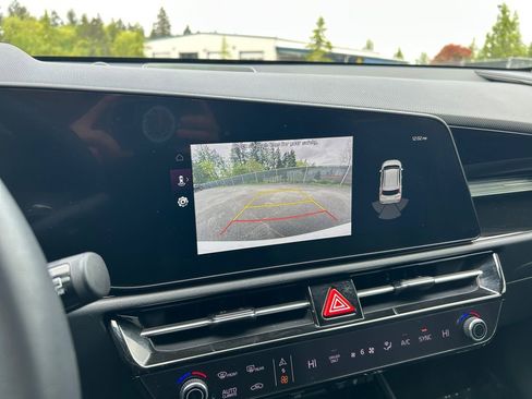 Used 2023 Kia Niro EX FWD image 17