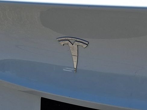 Used 2021 Tesla Model Y Long Range AWD/4WD image 34