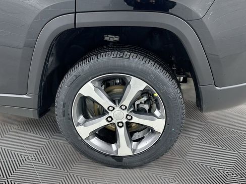 New 2026 Jeep Grand Cherokee Limited AWD/4WD image 16