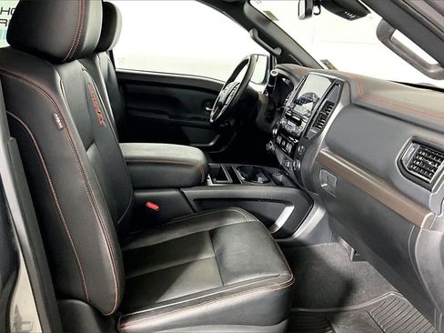 Used 2021 Nissan Titan PRO-4X w/ Pro-4x Convenience Package image 6