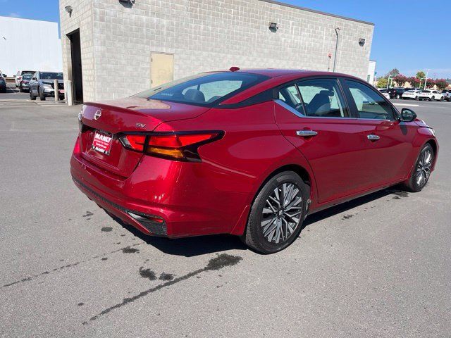 Used 2024 Nissan Altima 2.5 SV FWD image 3
