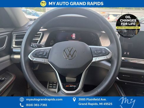 Used 2024 Volkswagen Atlas Peak Edition SEL AWD/4WD image 14