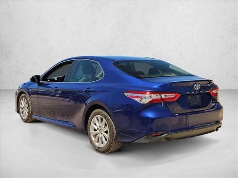 Used 2018 Toyota Camry LE FWD image 7