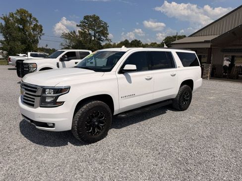 Used 2017 Chevrolet Suburban LT AWD/4WD image 5
