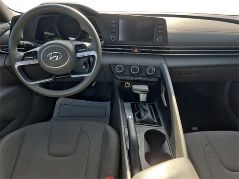 Used 2023 Hyundai Elantra SE image 10