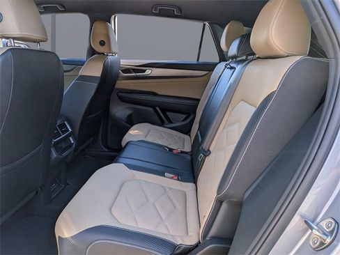 Certified 2024 Volkswagen Atlas Cross Sport SE image 13