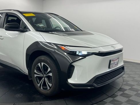 Used 2025 Toyota bZ4X AWD w/ Weather Package image 6