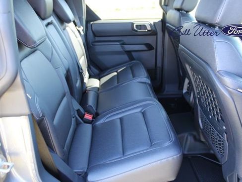 New 2025 Ford Bronco Badlands image 8