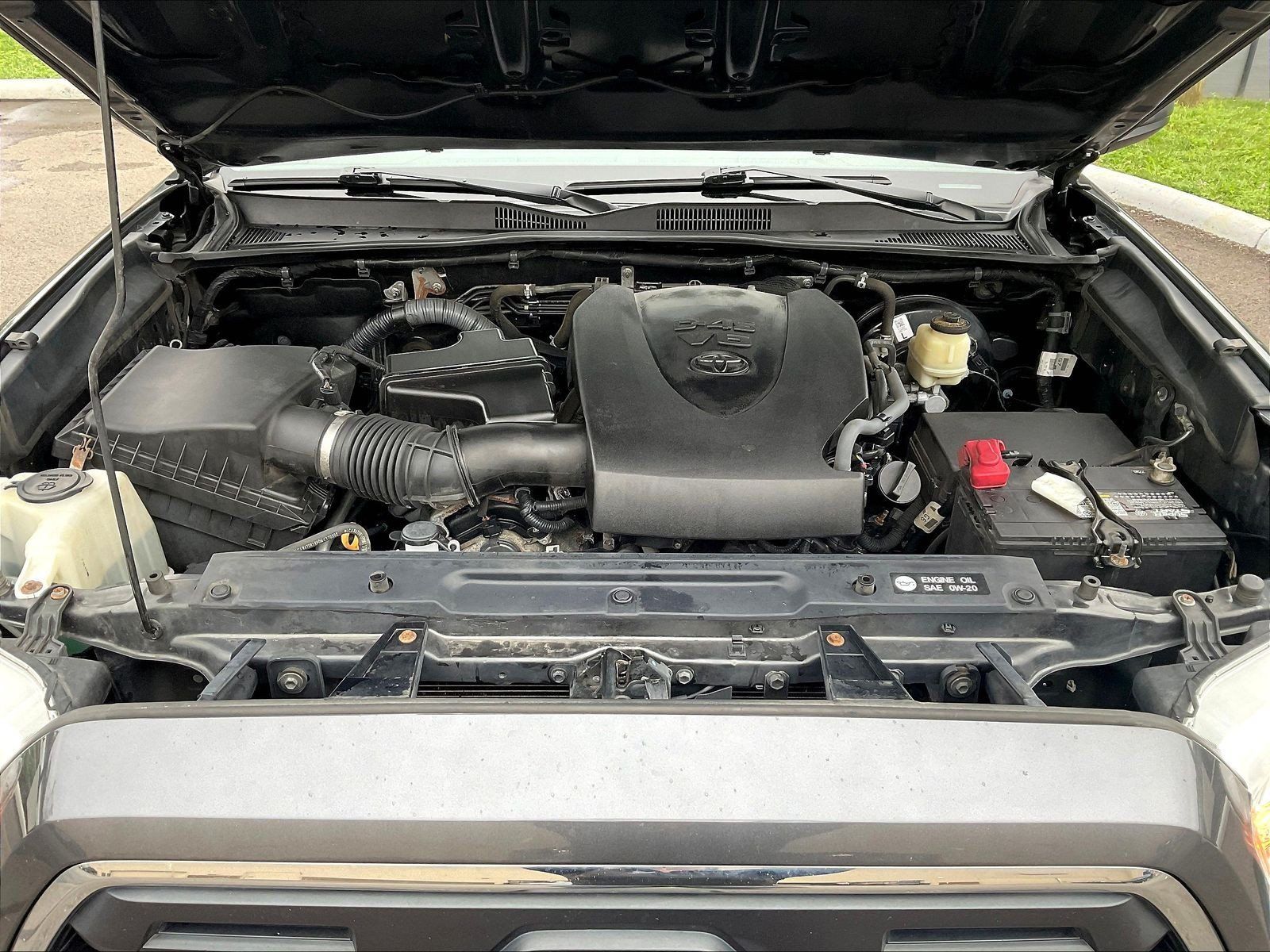 Used 2017 Toyota Tacoma SR5 w/ Tow Package AWD/4WD image 30