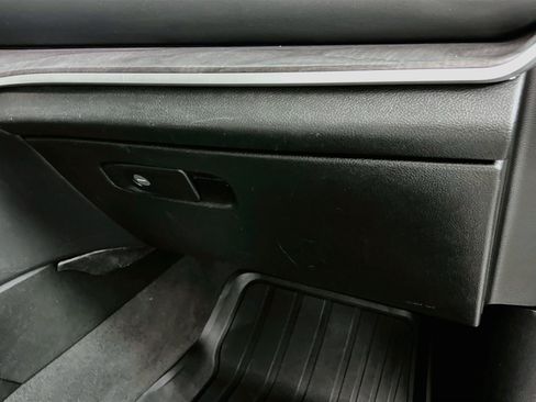Used 2021 Jeep Grand Cherokee L Limited RWD image 34