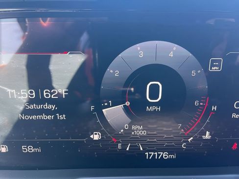 Used 2025 GMC Acadia Elevation FWD image 27