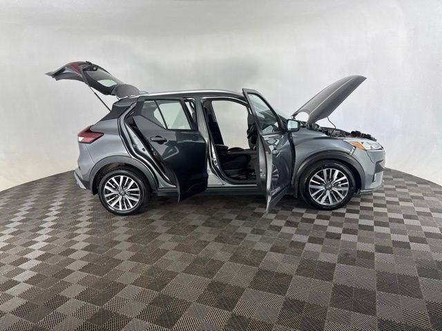 Used 2023 Nissan Kicks SV FWD image 13