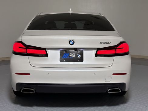 Used 2023 BMW 530i w/ Convenience Package RWD image 9