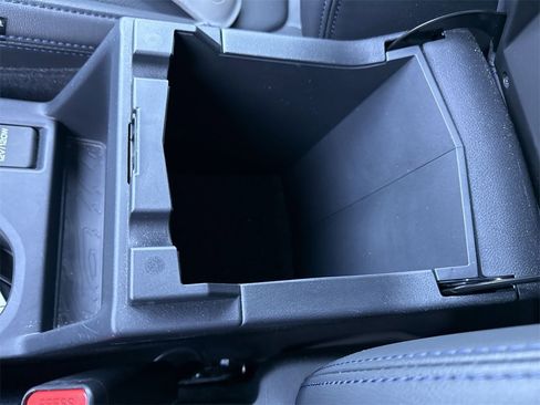 Used 2025 Subaru Forester Limited image 39