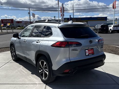 Used 2023 Toyota Corolla Cross XSE w/ Convenience Package image 5