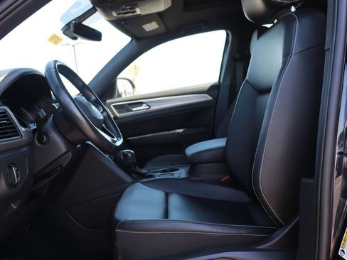 Used 2020 Volkswagen Atlas Cross Sport SE FWD image 11