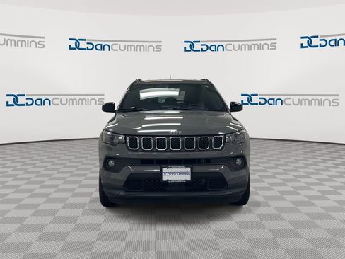 Used 2024 Jeep Compass Latitude AWD/4WD image 3