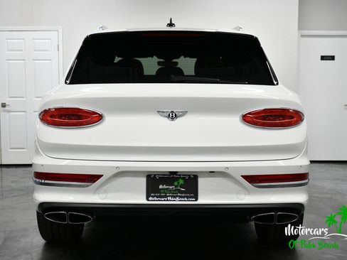 Used 2023 Bentley Bentayga AWD/4WD image 13