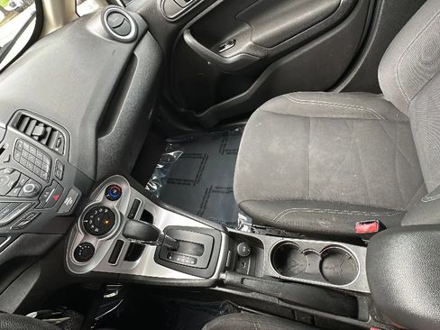 Used 2018 Ford Fiesta SE FWD image 15