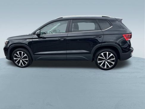 Used 2024 Volkswagen Taos SE FWD image 8