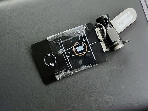 Used 2026 Tesla Model Y Long Range image 31