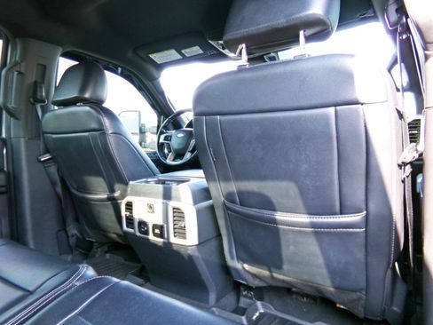 Used 2022 Ford F250 Lariat w/ Lariat Ultimate Package AWD/4WD image 15