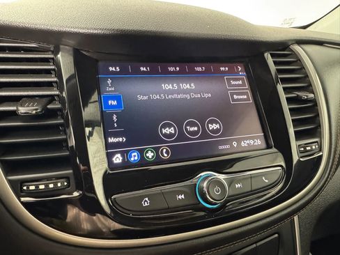 Used 2020 Chevrolet Trax LT AWD/4WD image 18