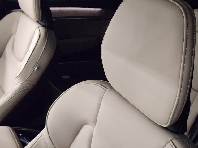 New 2026 Volvo XC90 T8 Plus w/ Protection Package Premier AWD/4WD image 15