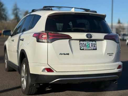 Used 2017 Toyota RAV4 Limited image 3