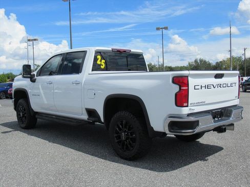 Used 2025 Chevrolet Silverado 2500 LTZ w/ LTZ Convenience Package image 4