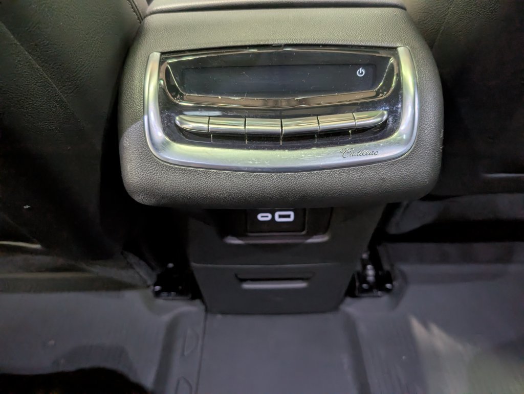 Used 2024 Cadillac XT6 Luxury w/ LPO, Floor Liner Package AWD/4WD image 12